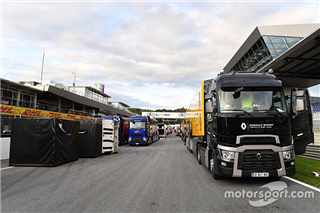 Аварія вантажівки Renault не вплинула на підготовку до Гран Прі Угорщини