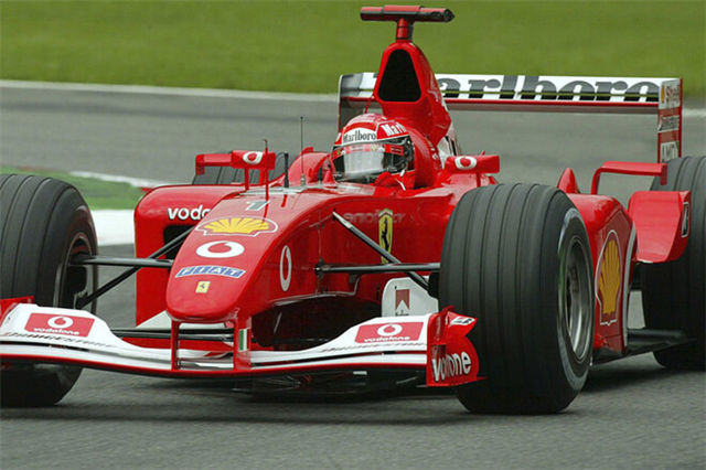 Чемпіонський болід Шумахера Феррарі F2001 виставлять на аукціон у Монако