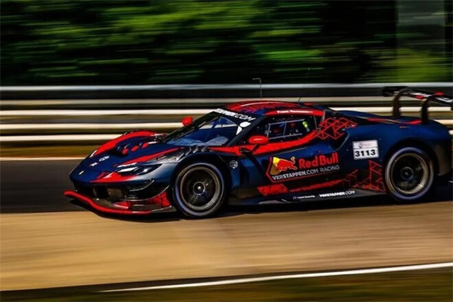 Ферстаппен дебютує на Феррарі у класі GT3 на легендарній трасі