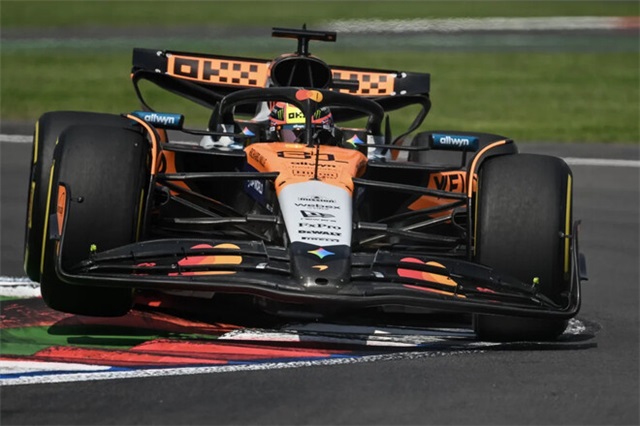 Макларен пояснив відсутність оновлень попри загрозу з боку Ферстаппена