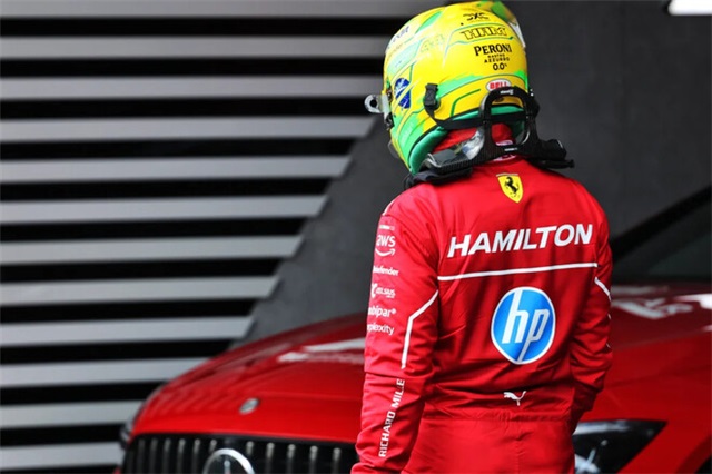 Льюїс Гамілтон: «Це кошмар, у якому я живу. Мріяв виступати за Феррарі»