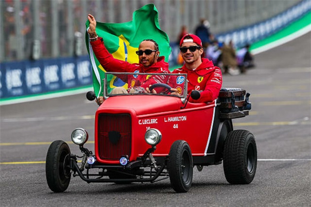 Бос Феррарі критикує Леклера і Гамілтона: «Їм потрібно менше говорити»