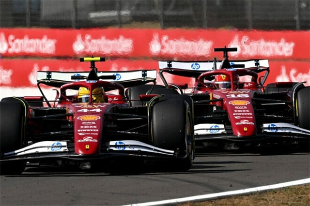 Журналіст BBC розкрив термін контрактів Гамілтона та Леклера