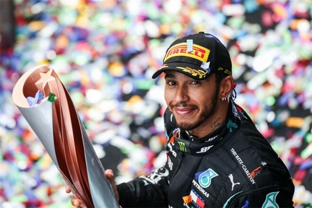 5 років тому. Гамілтон здобув 7-й титул та повторив рекорд Шумахера