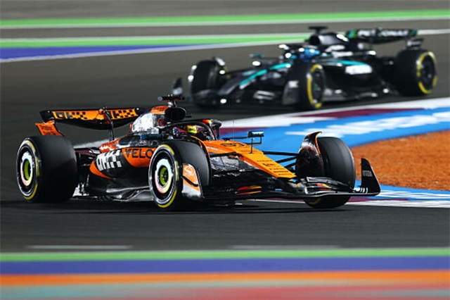 Піастрі виграв спринт у Катарі, боротьба Норріса і Макса, провал Феррарі