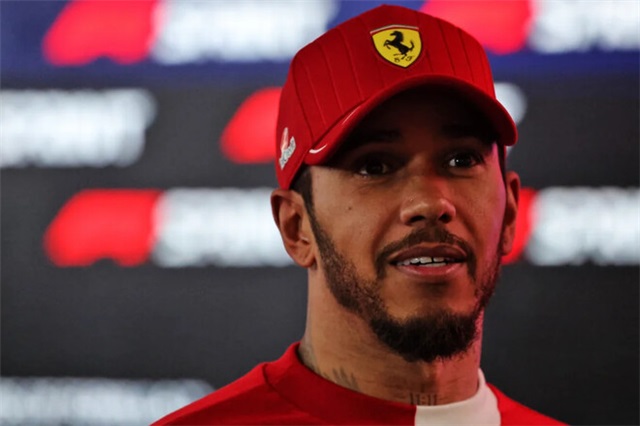 Гамілтон у шоці від Ферстаппена: «Вау! Як Макс тепер усього в 12 очках?»