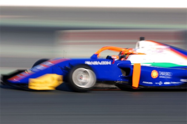 Бондарев представив болід на F1 GP Trophy Race в Абу-Дабі