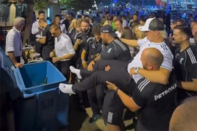 Топ-команда Ф1 розпрощалася з пілотом, відправивши його у смітник