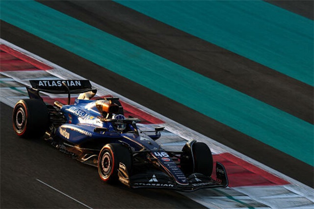 Команда Ф1 звернулась до фанатів, щоб обрати нову ліврею боліда