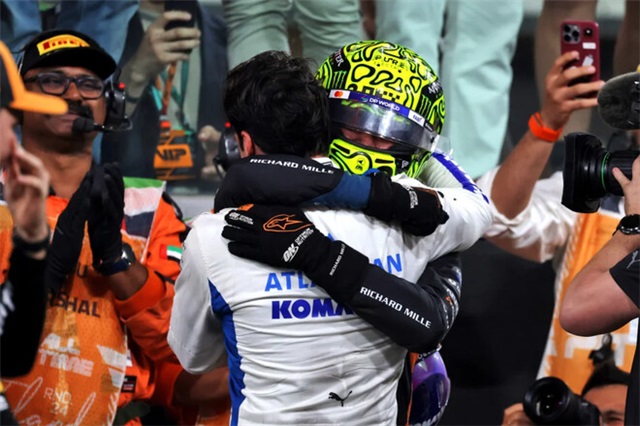 Карлос Сайнс: «Усі можуть мріяти про титул, а він його виграв»