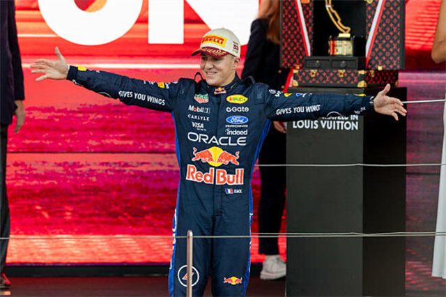 FIA визначилася щодо дискваліфікації пілота Ред Булл