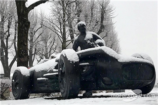 Фотофакт: легендарна траса Ф1 Монца під снігом