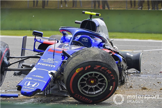 Албон отримає новий двигун Honda після аварії у FP3