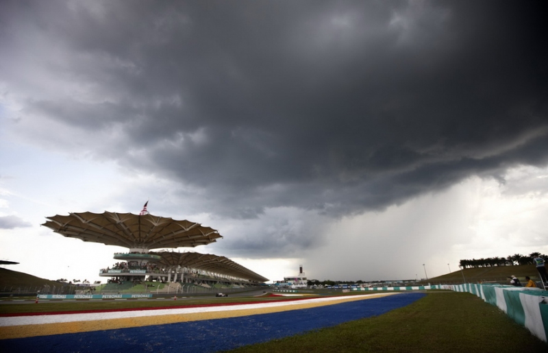 Гран-при Малайзии: дождь крайне вероятен