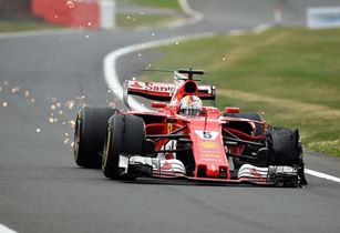 Себастьян Феттель: Проколы шин застали Ferrari врасплох